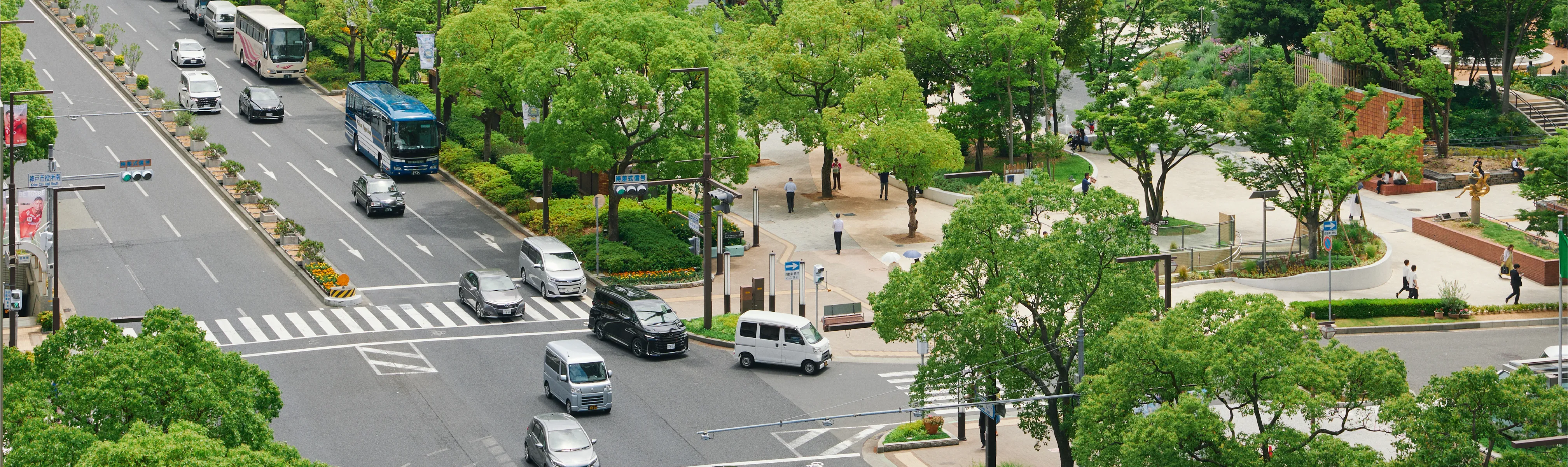 施設近辺の交差点の写真